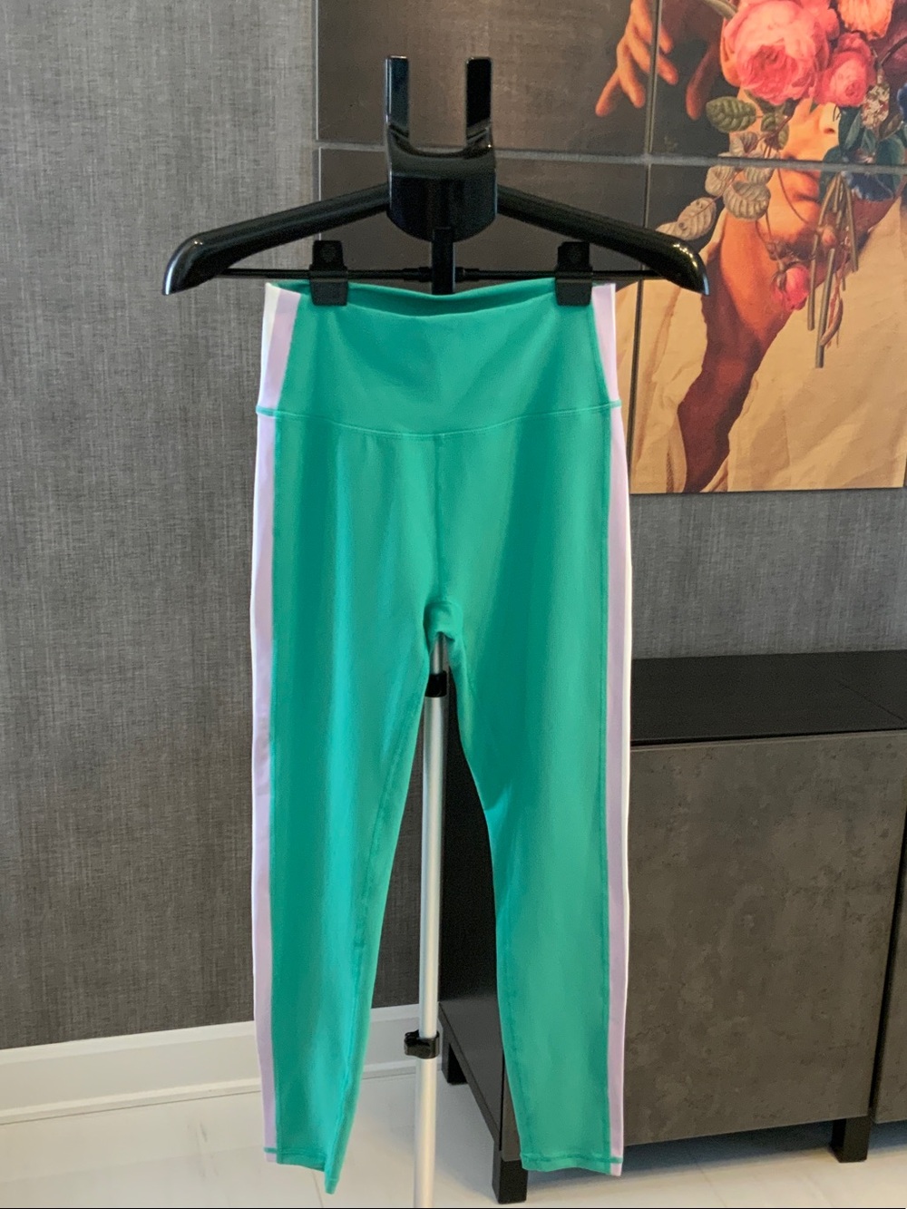 Wilo Green Leggings with White and Lavender Side Stripe M